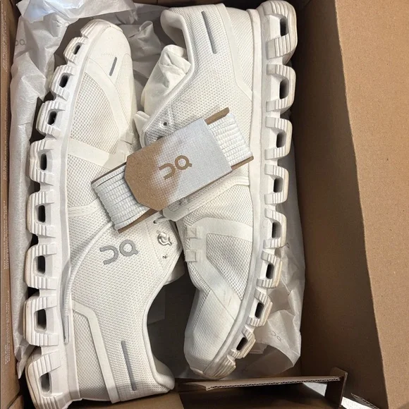 On Cloud White Running Sneakers - Picture 11 of 11